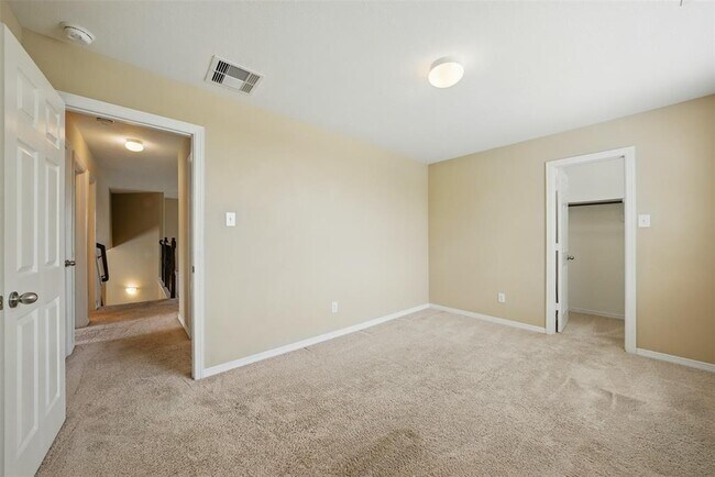 Building Photo - 27154 Harvest Pointe Ln