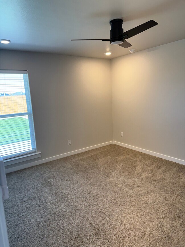 Building Photo - 6412 Lewisville Ln