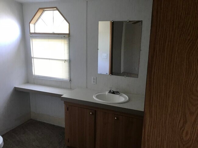 Building Photo - 312 Paradise Cir