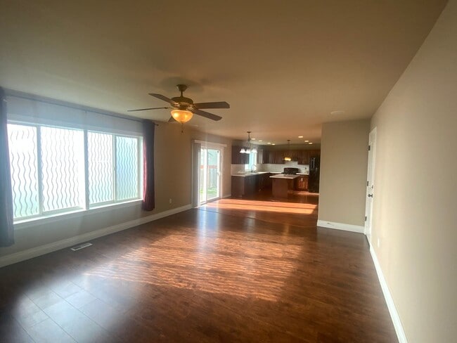 Building Photo - Beautiful Spanaway Home! Apply Today