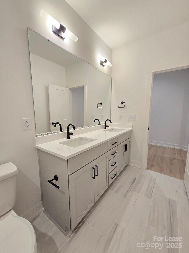 Building Photo - 511 Bowman Rd