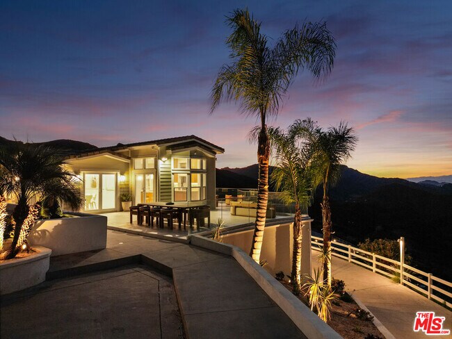 Building Photo - 265 Westlake Blvd