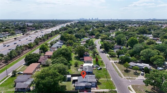 Building Photo - 6036 Dogwood Dr