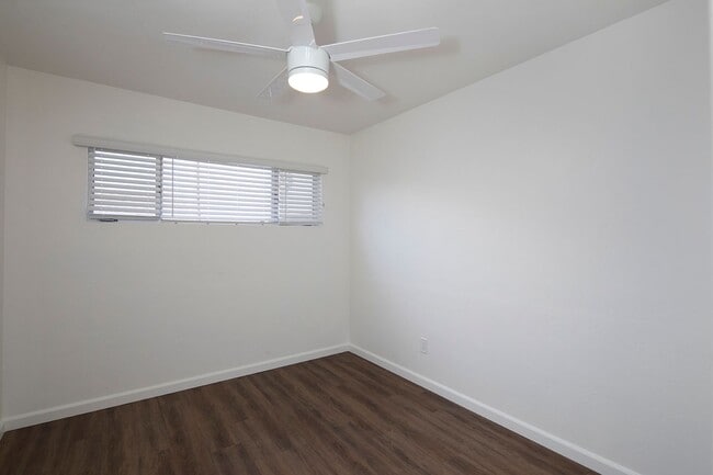 Building Photo - *MOVE-IN SPECIAL!* North Park 2 BR with Parking and WASHER/DRYER!