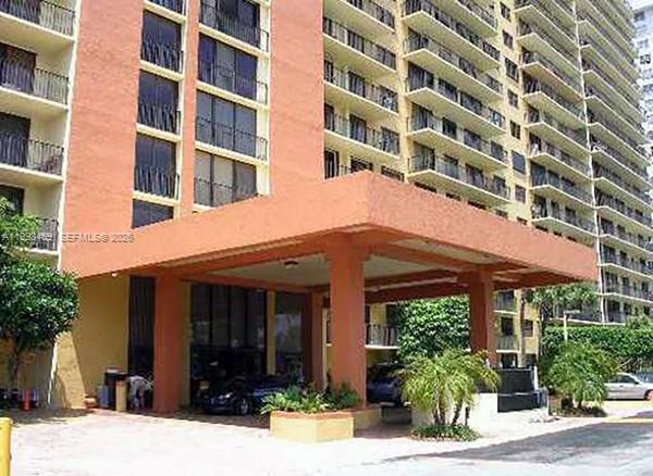 Building Photo - 290 174th St St