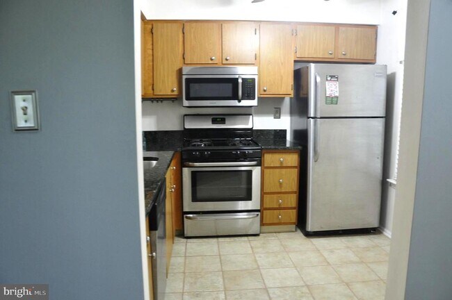 Building Photo - 903A Sedgefield Dr