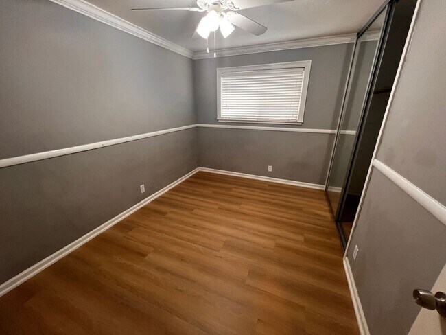 Building Photo - Great one story home close to TAFB