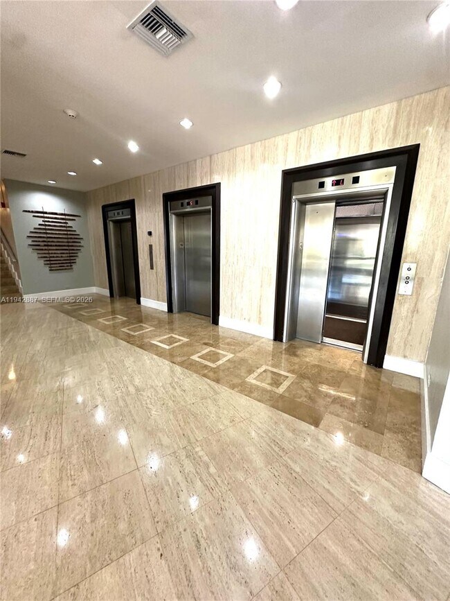 Building Photo - 7441 Wayne Ave