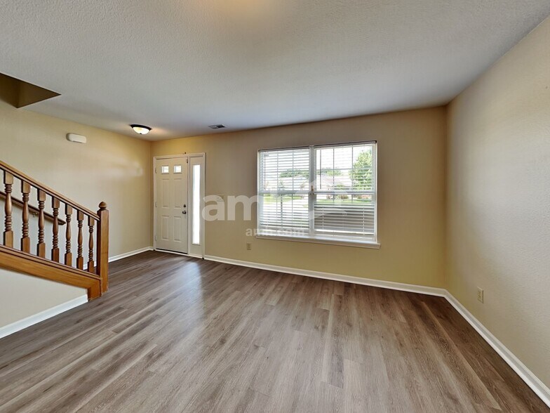 Building Photo - 12693 Glengary Dr