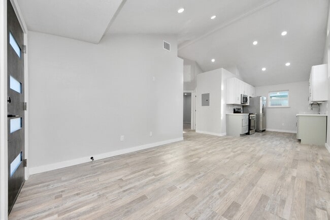 Building Photo - 6201 Batterson St