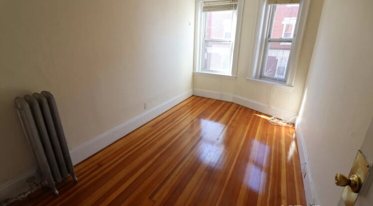 Building Photo - 11 Barrows St