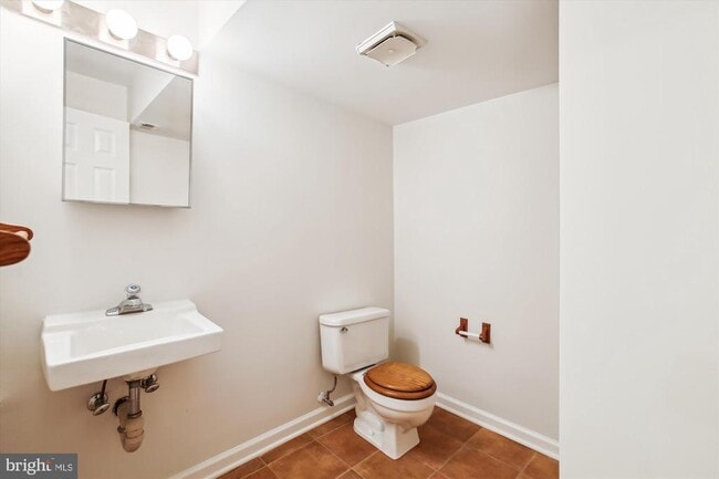 Building Photo - 8258 Cedar Landing Ct