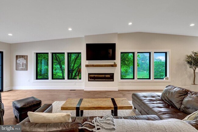 Building Photo - 10904 Belgravia Ct