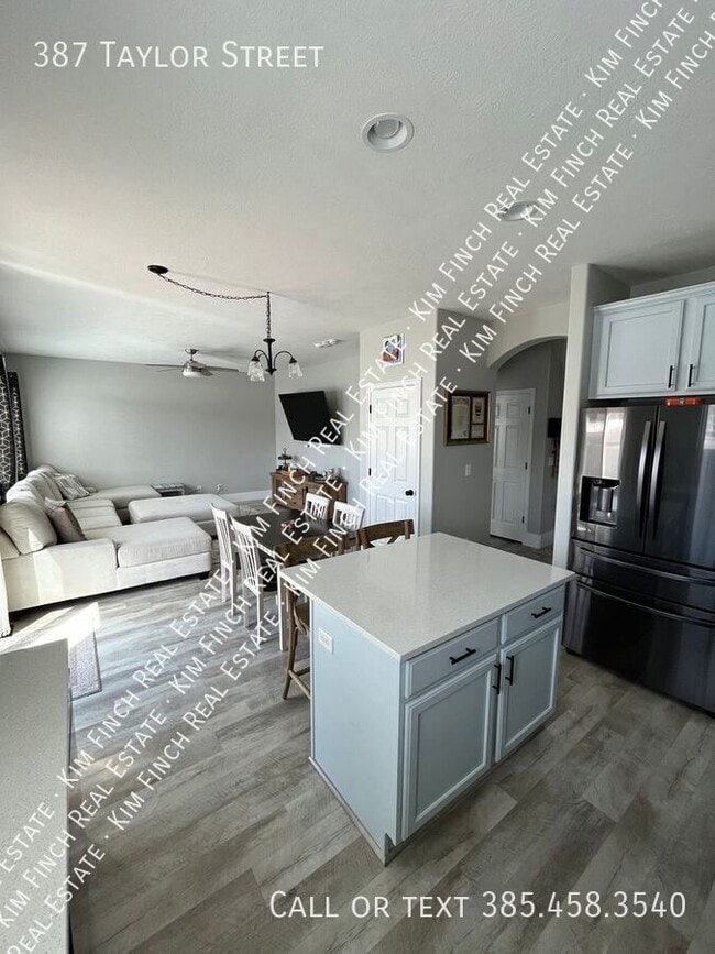 Building Photo - 387 Taylor St