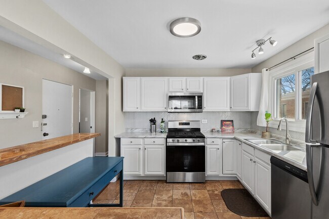 Building Photo - 5021 Church St