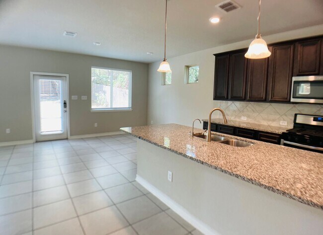 Building Photo - Charming Nestled Home near 281 and 1604