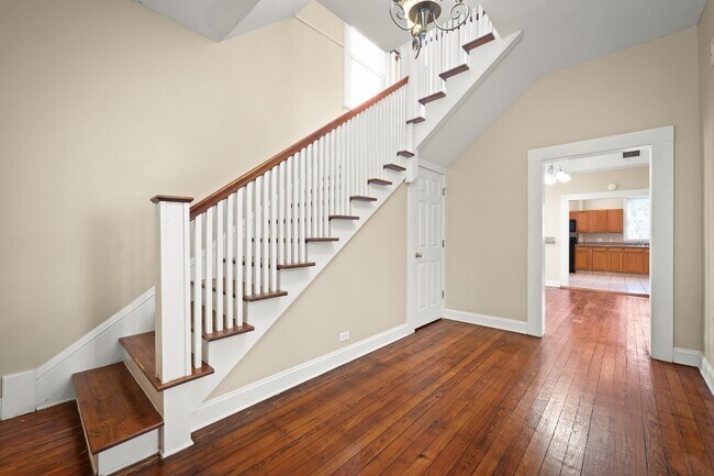 Building Photo - Charming 4 Bedroom 3 Bathroom Historical H...