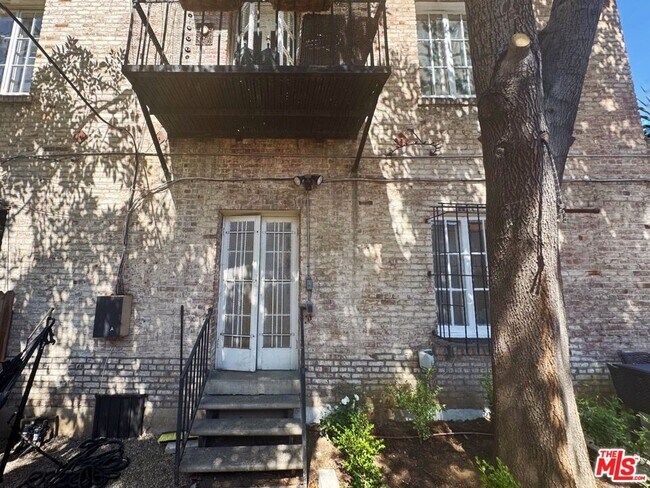 Building Photo - 620 S Ardmore Ave