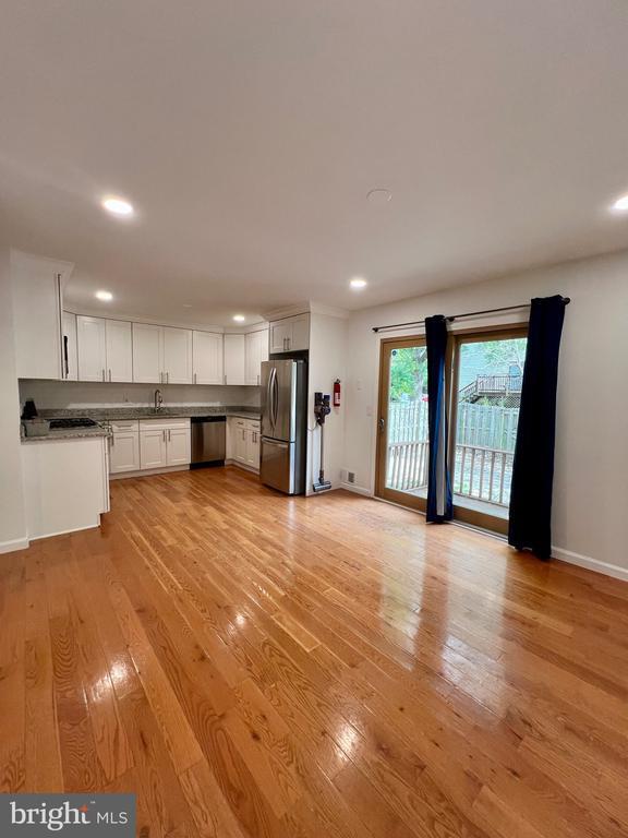 Building Photo - 5 Balamor Ln