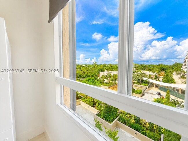 Building Photo - 151 Crandon Blvd