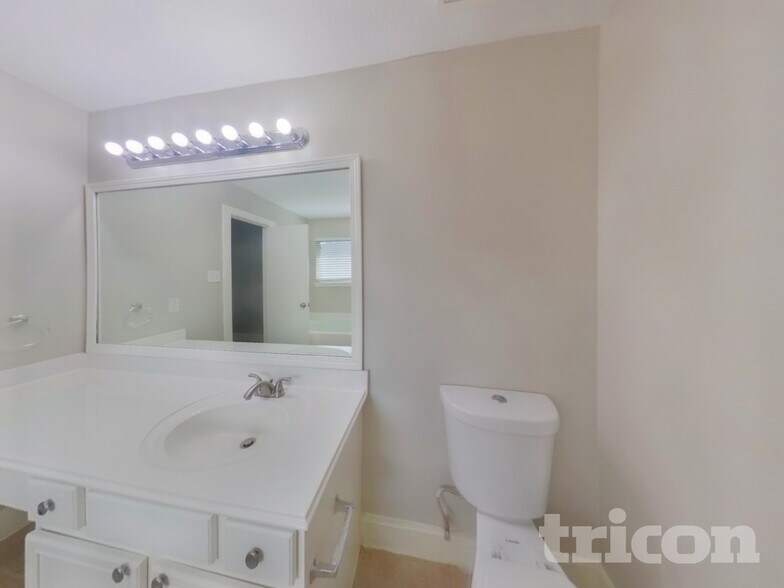 Building Photo - 17023 Morning Star Ave