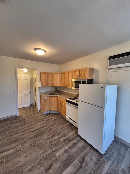 Building Photo - 2979 Fairfield Ave