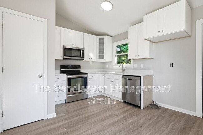 Building Photo - 5230-B Scarsdale Drive
