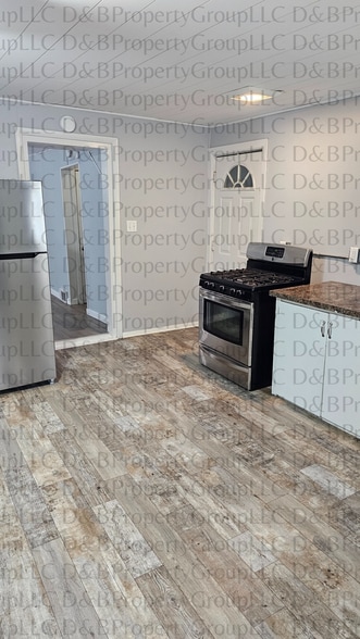 Building Photo - 939 Baraga St NE