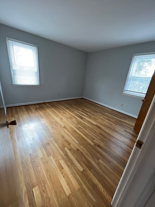 Building Photo - 943-945-945 Sheridan Ave