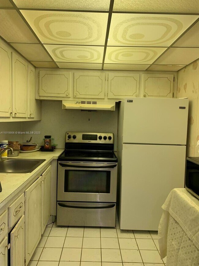 Building Photo - 89 Berkshire D
