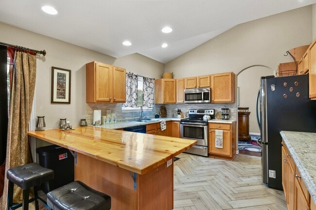 Building Photo - 2921 S Tower Way