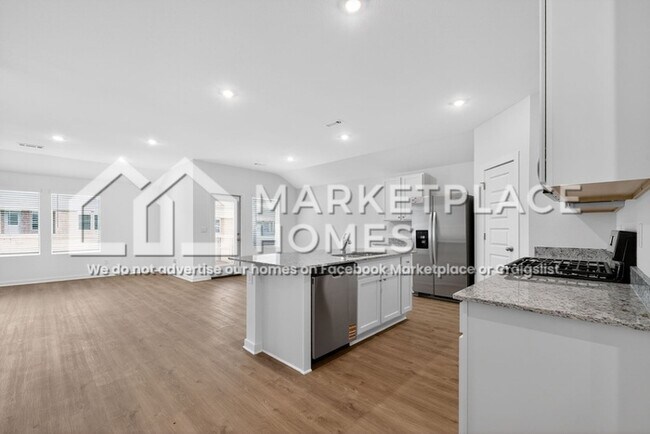 Building Photo - 3050 Rosalee Ln