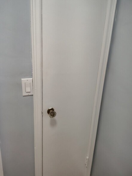 Building Photo - 1709 B St