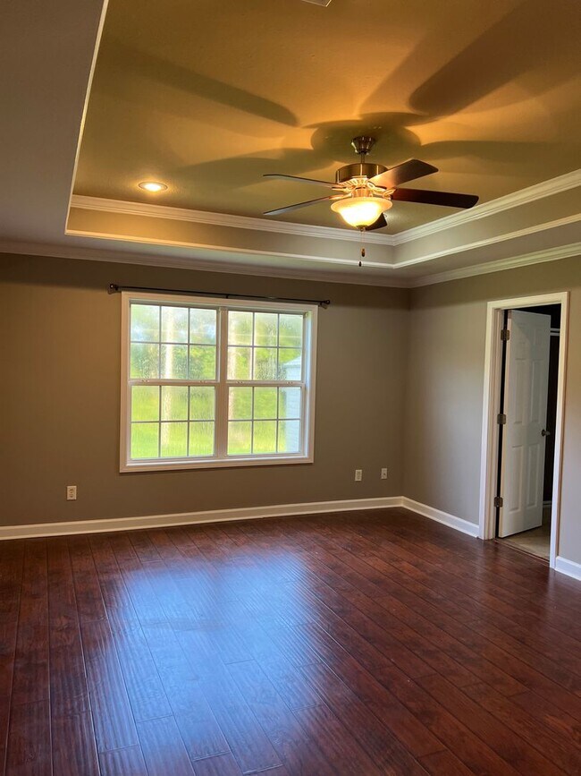 Building Photo - 401 Homestead Way