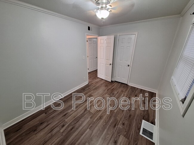 Building Photo - 921 W Purtscher Dr