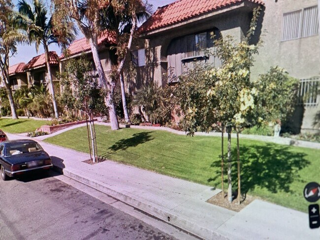 Building Photo - Garden Apartments