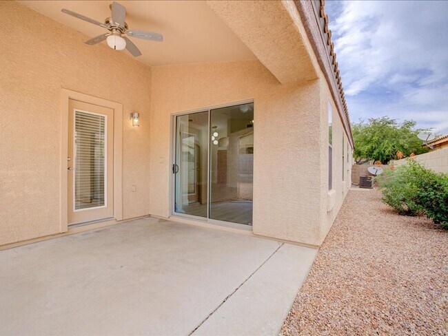 Building Photo - 3 Bedroom 2 Bathroom