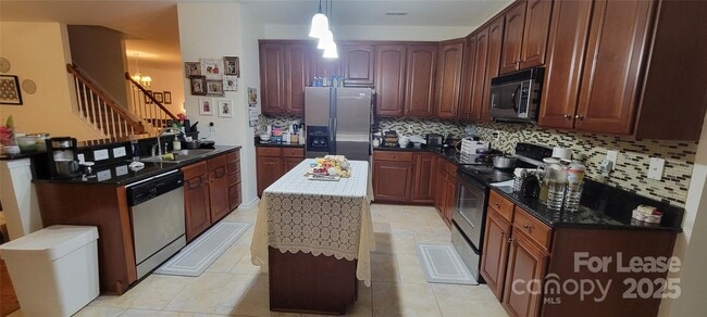 Building Photo - 2102 Big Pine Dr