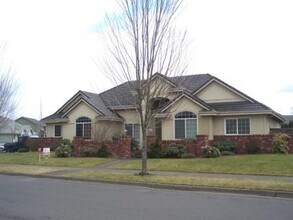 Building Photo - 1445 Arcadia Dr