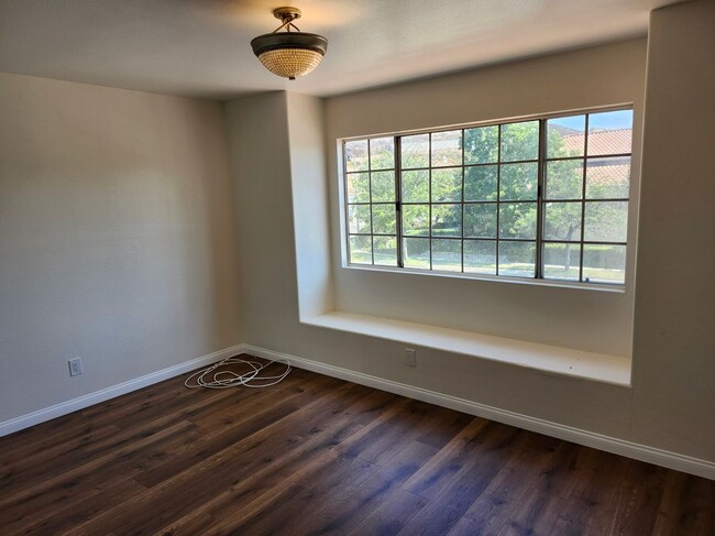 Building Photo - 2551 Kennedy Dr