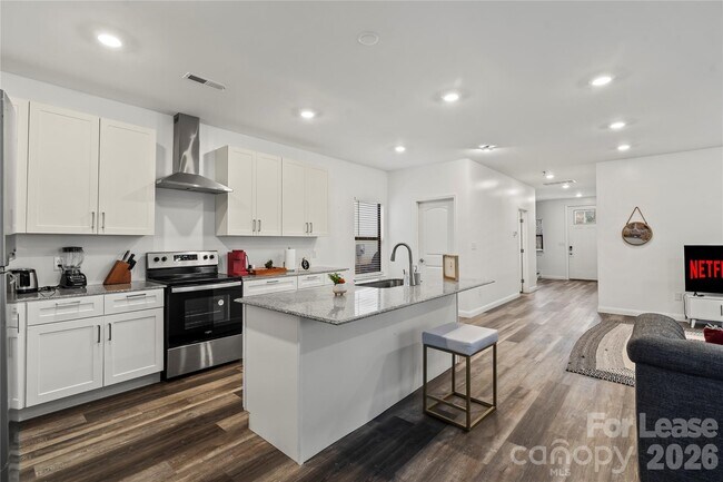 Building Photo - 2813 Ava Ave