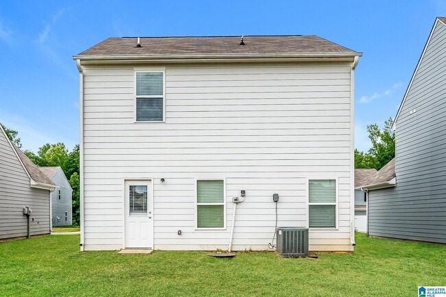 Building Photo - 605 Clover Cir