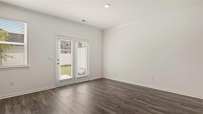 Building Photo - 317 Sound Cir