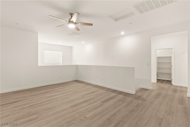 Building Photo - 478 Daphne Ter St