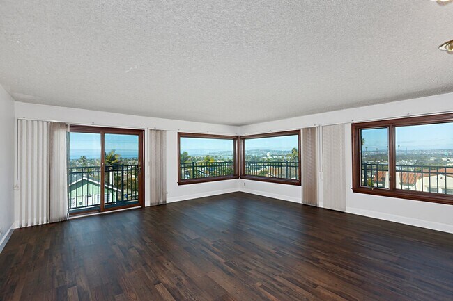 Building Photo - Timeless 4BR/2BA Corner-Lot Home, Perched on the Hills of Ocean Beach. Sweeping Ocean Views