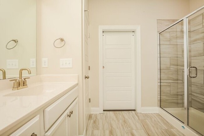 Building Photo - 2512 Elmcroft Ave