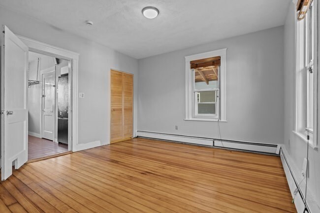 Building Photo - 253 Sycamore St