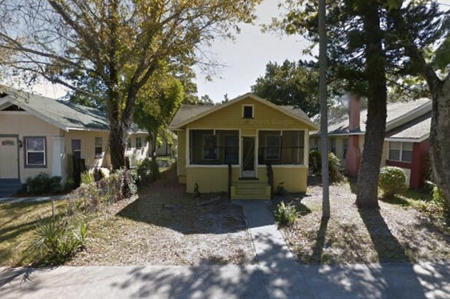 Building Photo - REDUCED  $25 App Fee  3bdrm/1bath home wit...