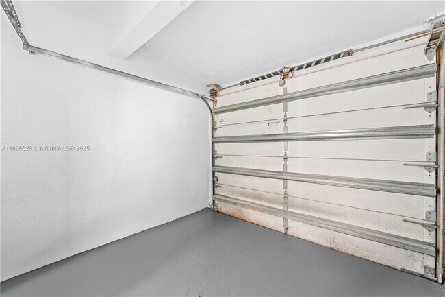 Building Photo - 2600 NW 68th Way