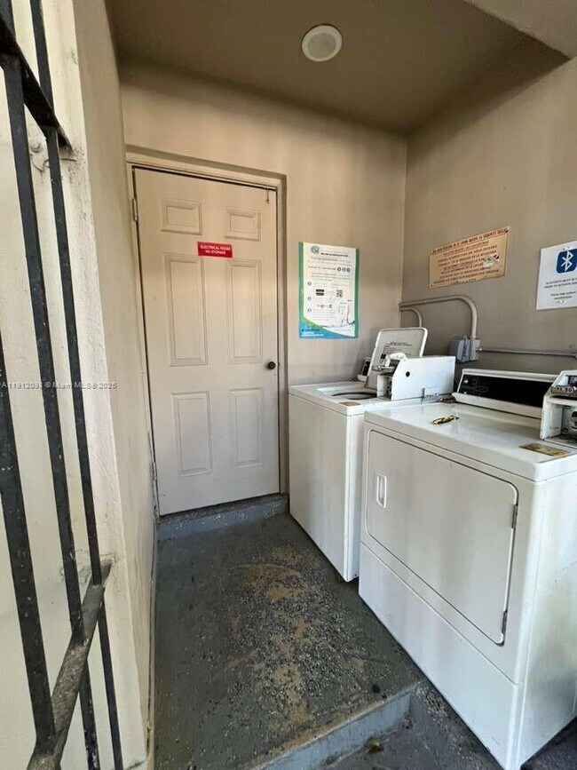 Building Photo - 1844 NW 19th St